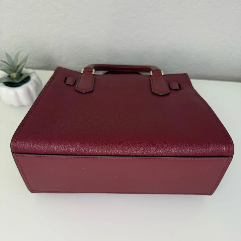 Michael Kors Small Hamilton & matching Card Case Dark Cherry
NWT - Picture 7 of 9